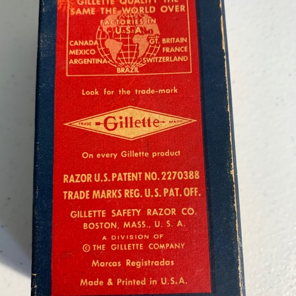 Vintage 1950’s Gillette Tech Razor in original box Men